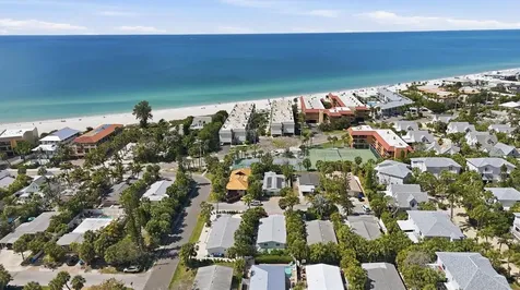 5803 De Palmas Avenue Holmes Beach FL 34217