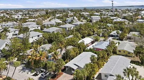 5803 De Palmas Avenue Holmes Beach FL 34217