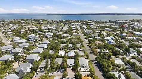 5803 De Palmas Avenue Holmes Beach FL 34217