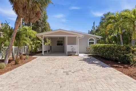 5803 De Palmas Avenue Holmes Beach FL 34217