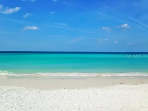 5803 De Palmas Avenue Holmes Beach FL 34217