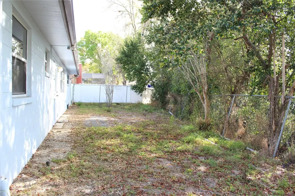 1638 Lamplighter Way Orlando FL 32818