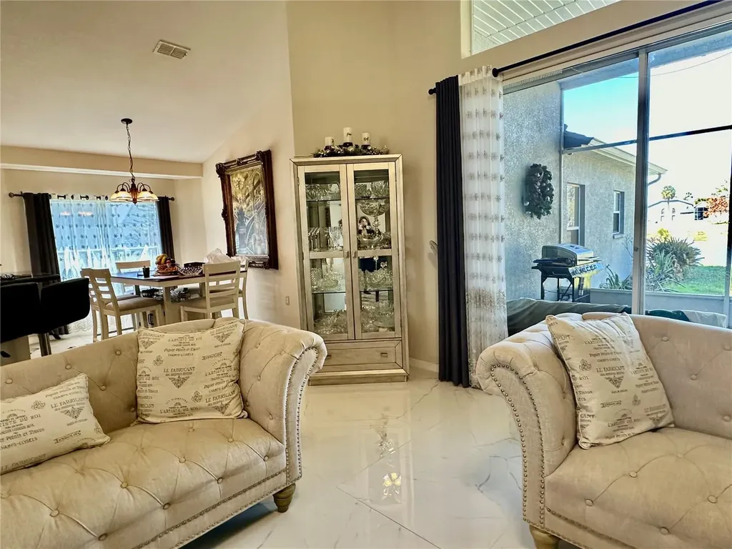 1947 Fairway Loop Kissimmee FL 34746