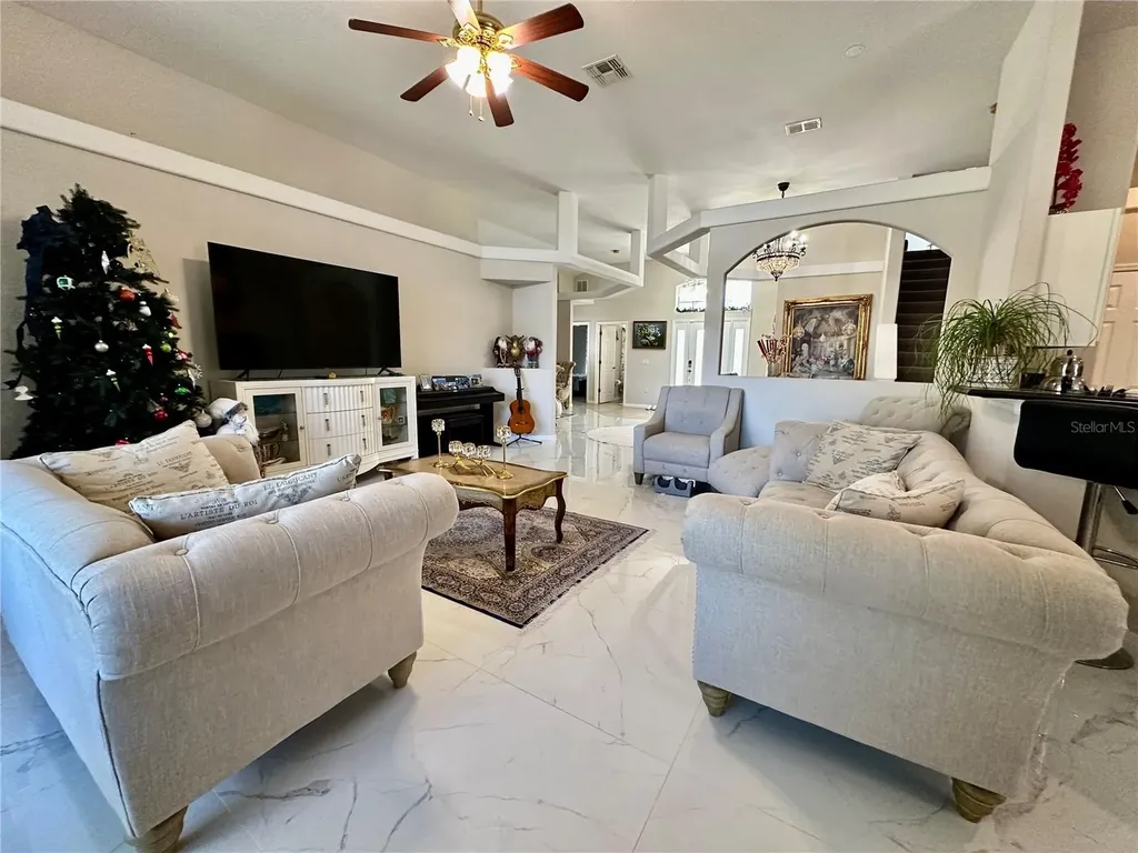 1947 Fairway Loop Kissimmee FL 34746