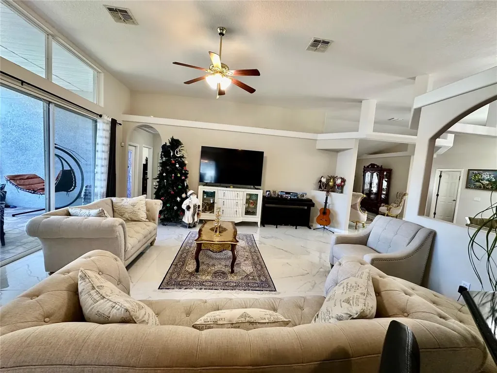 1947 Fairway Loop Kissimmee FL 34746