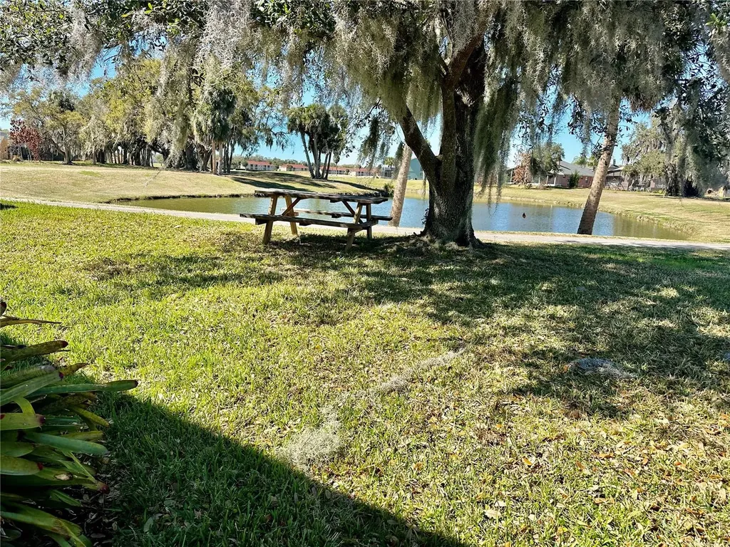 1947 Fairway Loop Kissimmee FL 34746