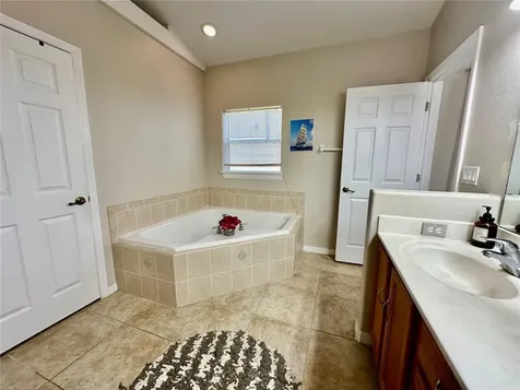 1947 Fairway Loop Kissimmee FL 34746