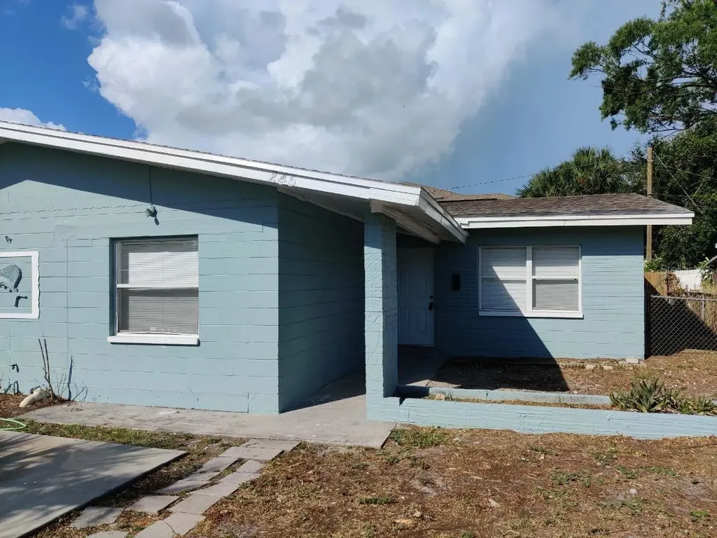 245 - 247 38th Avenue SE St Petersburg FL 33705