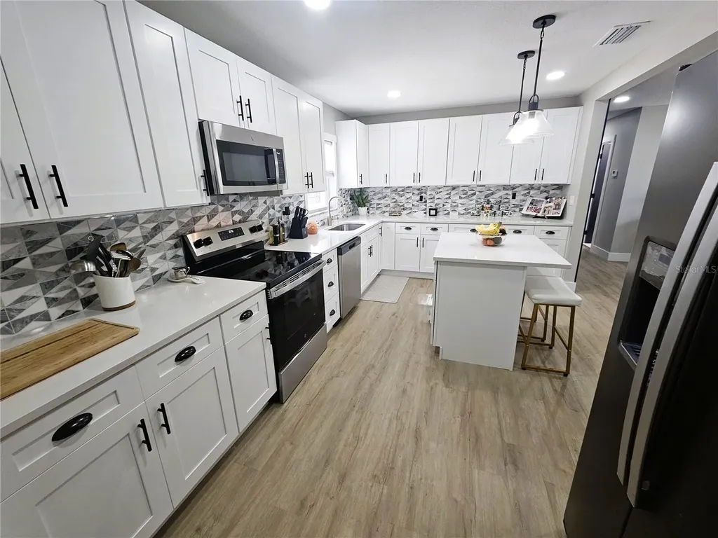 8711 N Wick Place Tampa FL 33604