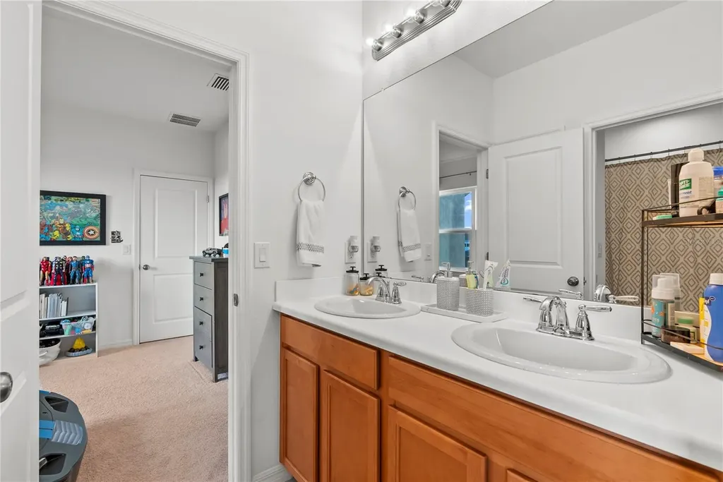 33975 Astoria Circle Wesley Chapel FL 33545
