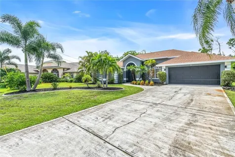 34 Sportsman Terrace Rotonda West FL 33947