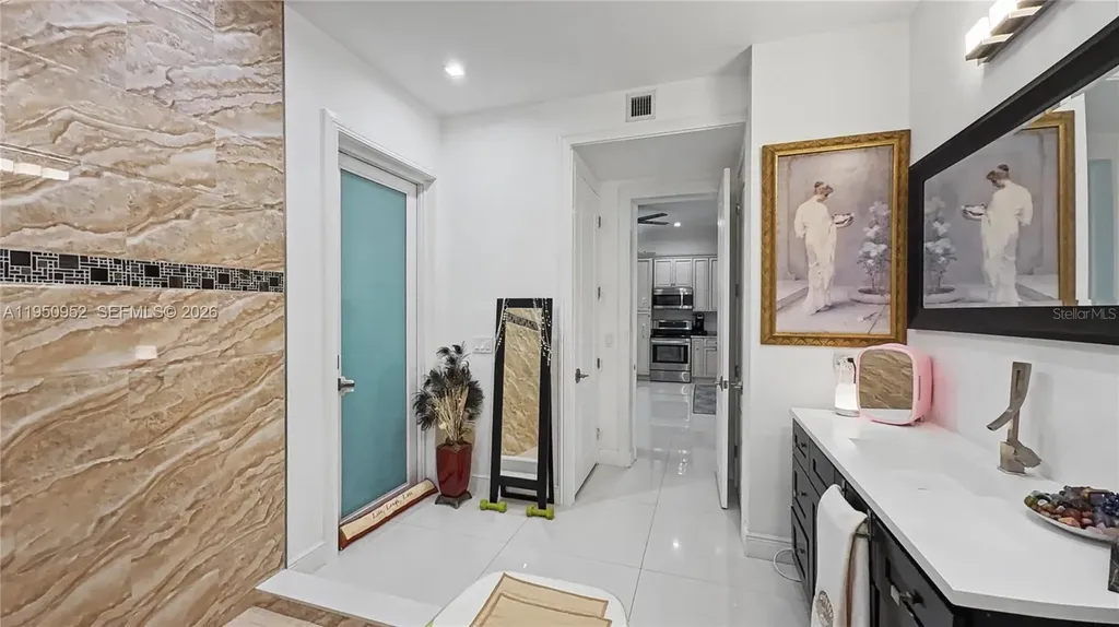 34 Seagate Beach Key Largo FL 33037