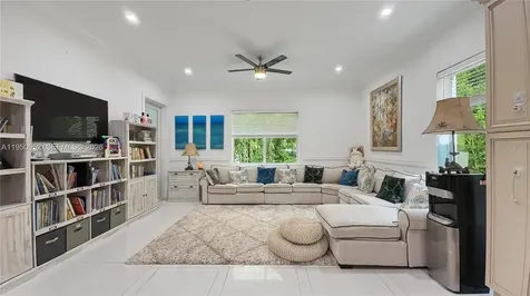 34 Seagate Beach Key Largo FL 33037