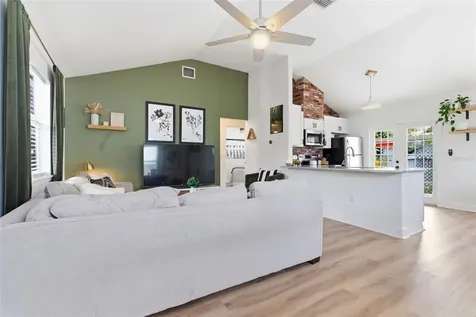 110 W Cayuga Street Tampa FL 33603