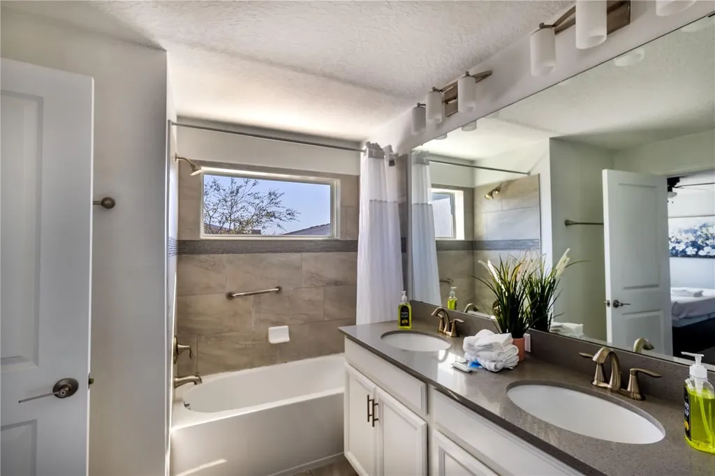 650 Pebble Beach Drive Davenport FL 33896