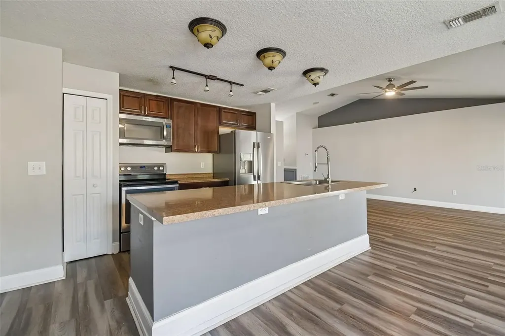 31609 Hunt Club Lane Wesley Chapel FL 33543