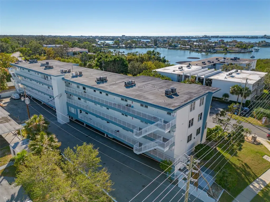 55 Harbor View Lane Belleair Bluffs FL 33770
