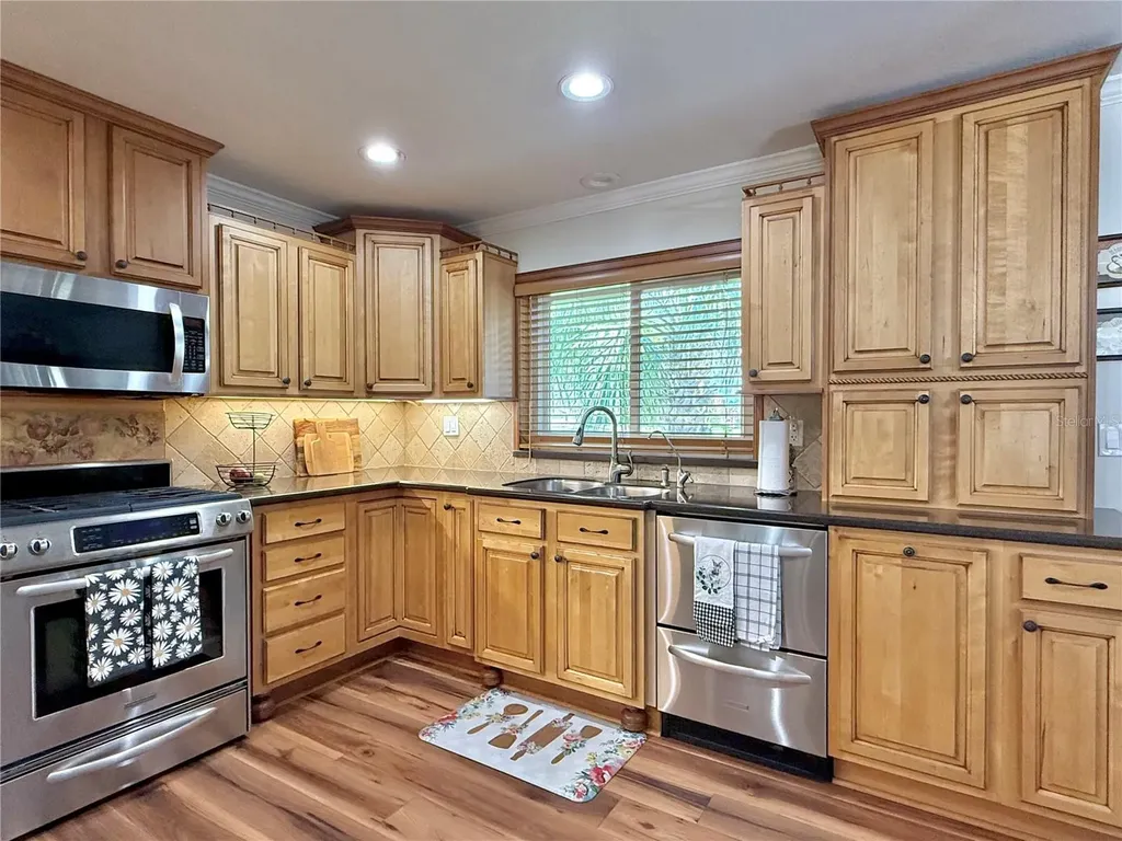 233 Greensview Drive Avon Park FL 33825
