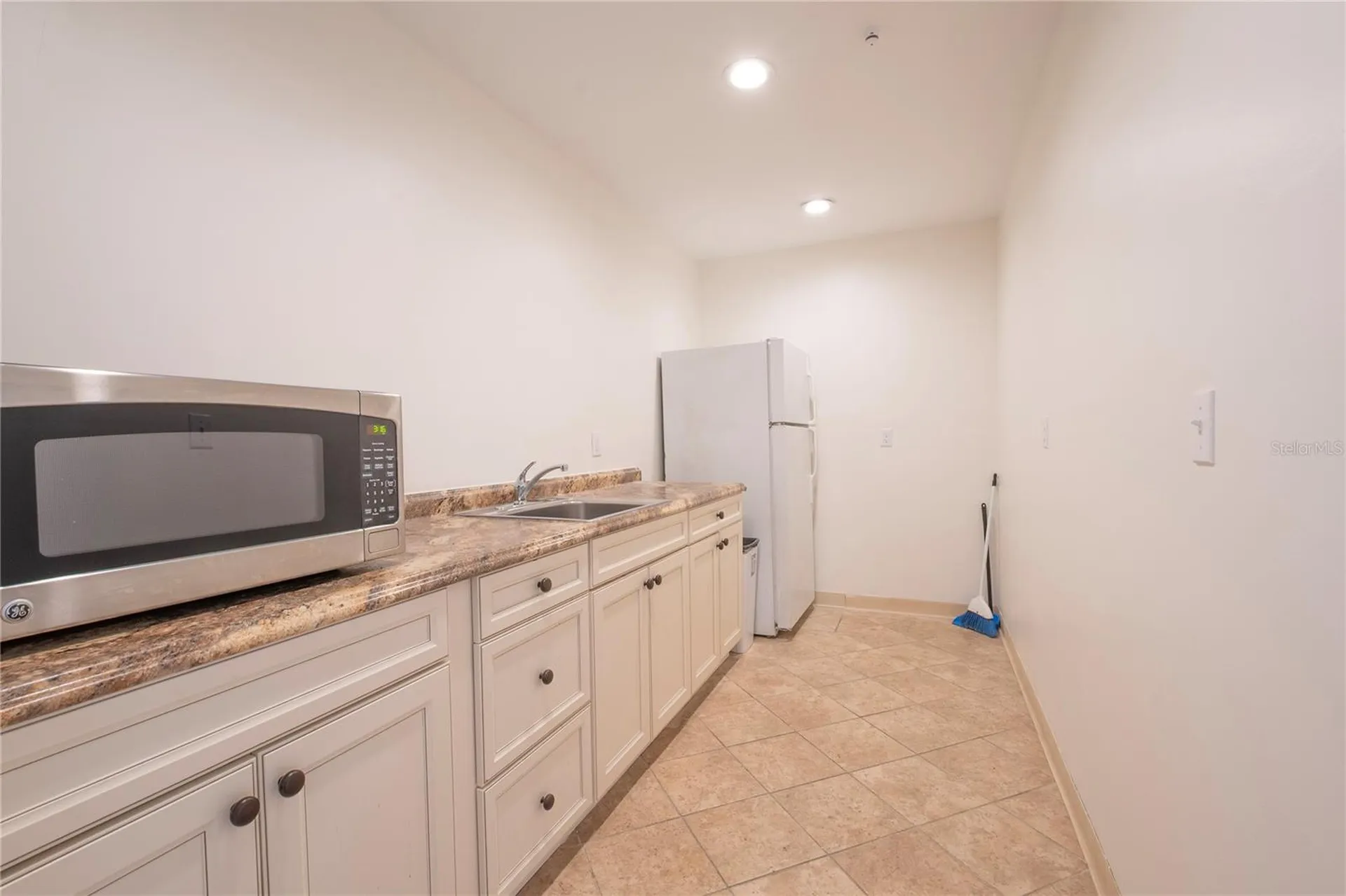 2452 Enterprise Road Clearwater FL 33763