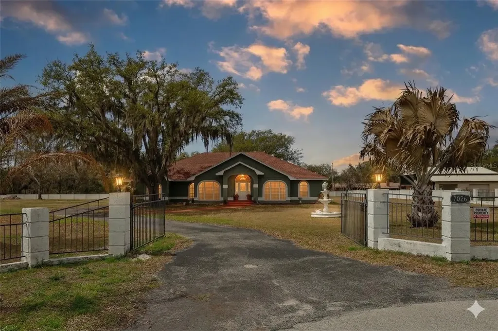 7026 Pinehaven Drive Lakeland FL 33810