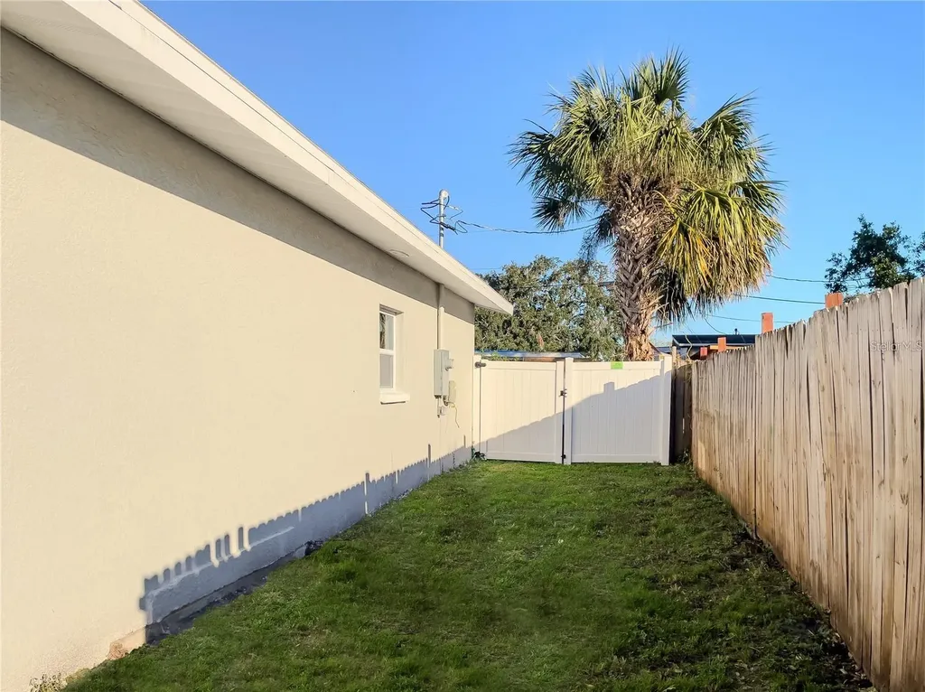 5516 Golden Drive Tampa FL 33634