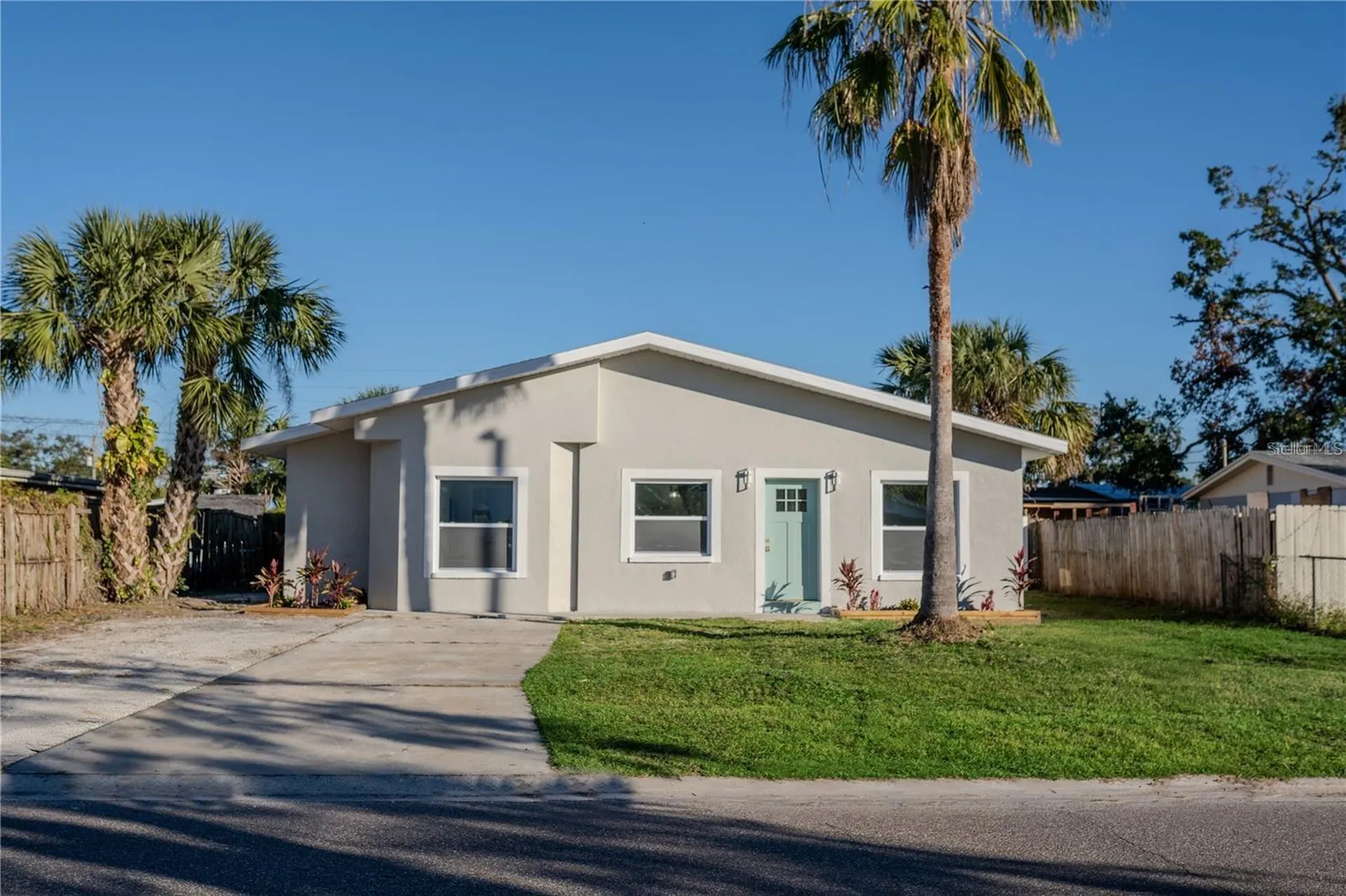 5516 Golden Drive Tampa FL 33634