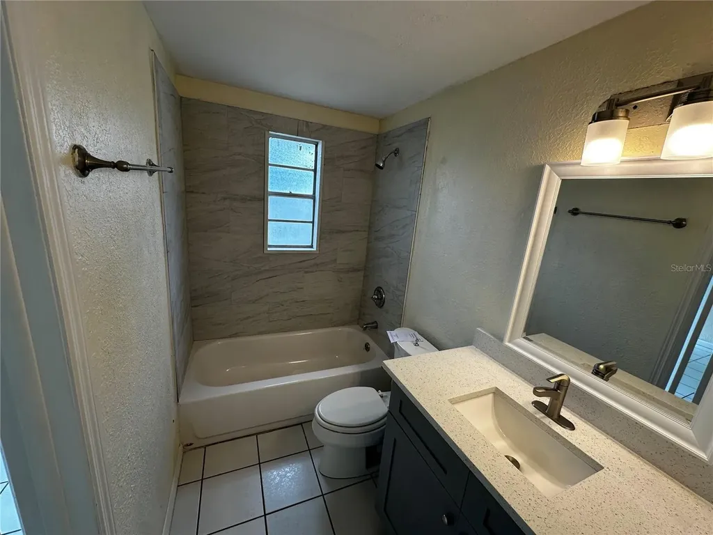 3704 Meadowbreeze Drive Tampa FL 33619