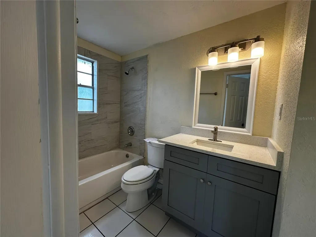 3704 Meadowbreeze Drive Tampa FL 33619
