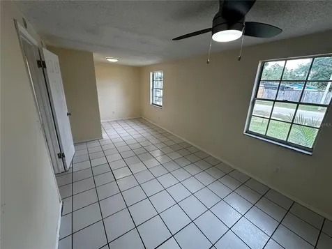 3704 Meadowbreeze Drive Tampa FL 33619
