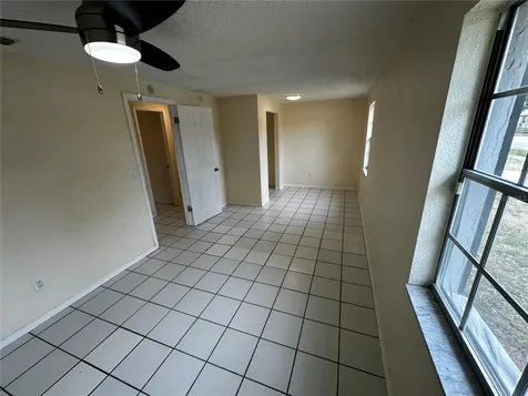 3704 Meadowbreeze Drive Tampa FL 33619