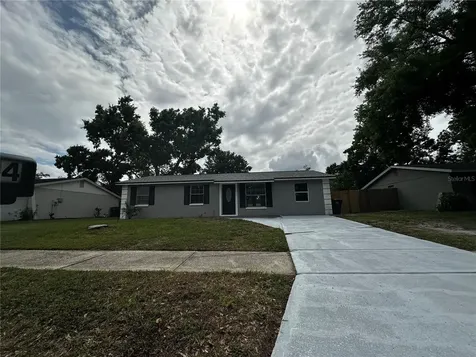 3704 Meadowbreeze Drive Tampa FL 33619