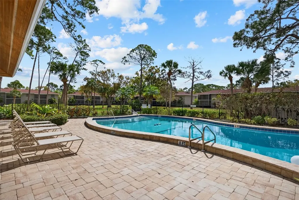 930 La Costa Circle Sarasota FL 34237
