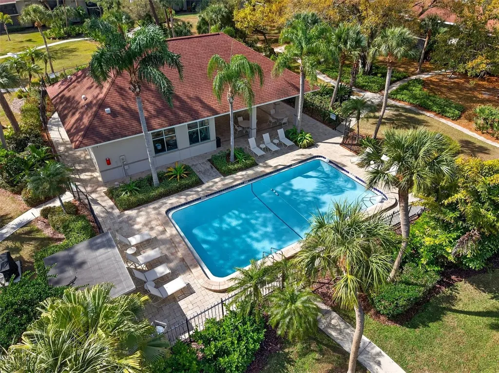 930 La Costa Circle Sarasota FL 34237