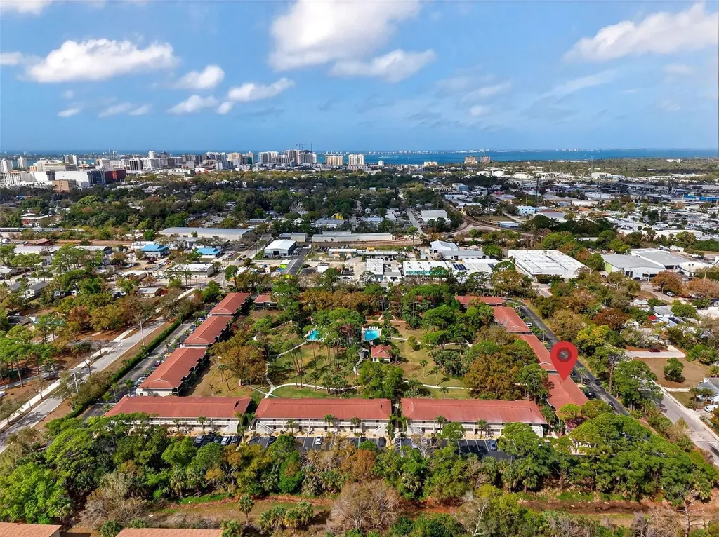 930 La Costa Circle Sarasota FL 34237