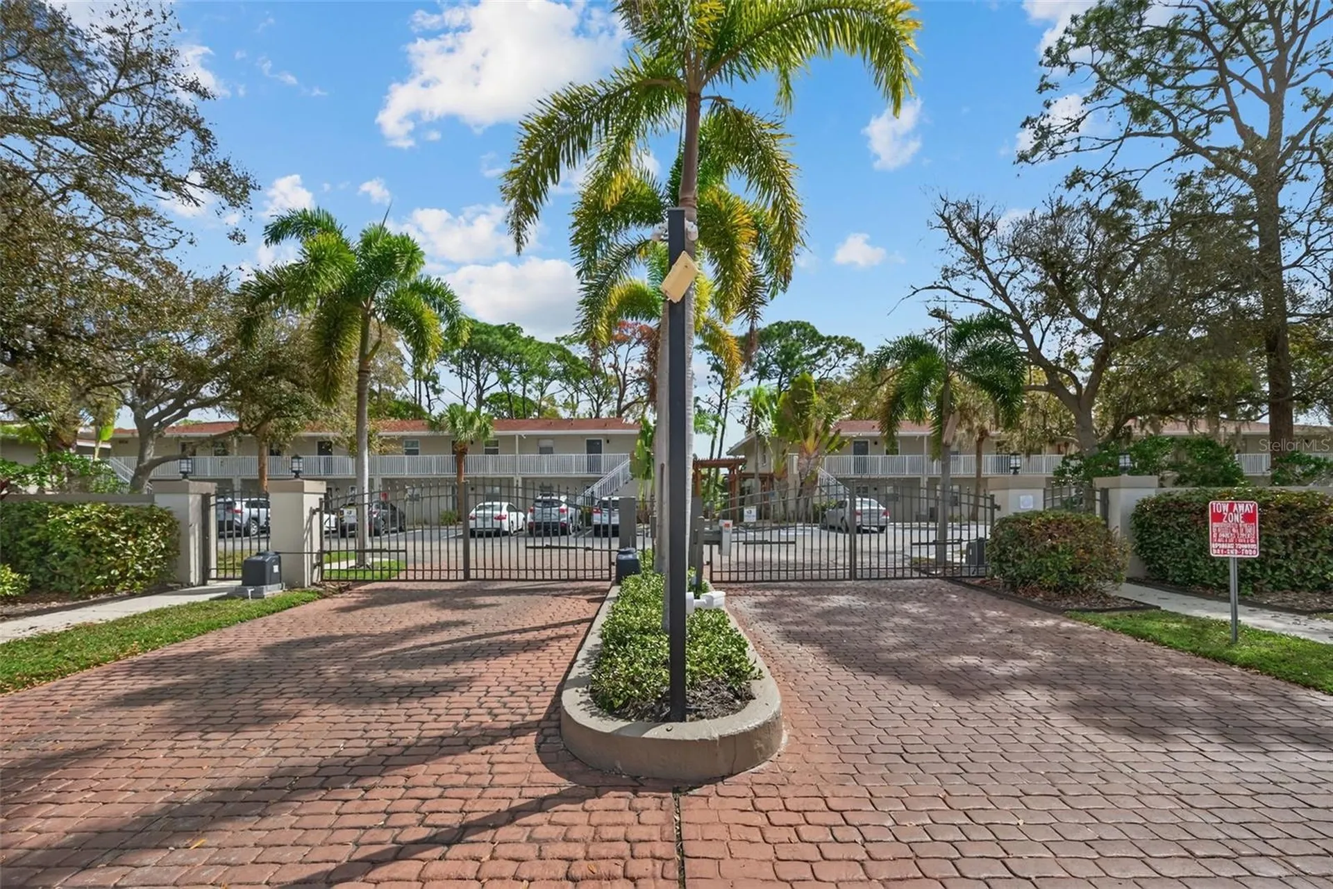 930 La Costa Circle Sarasota FL 34237