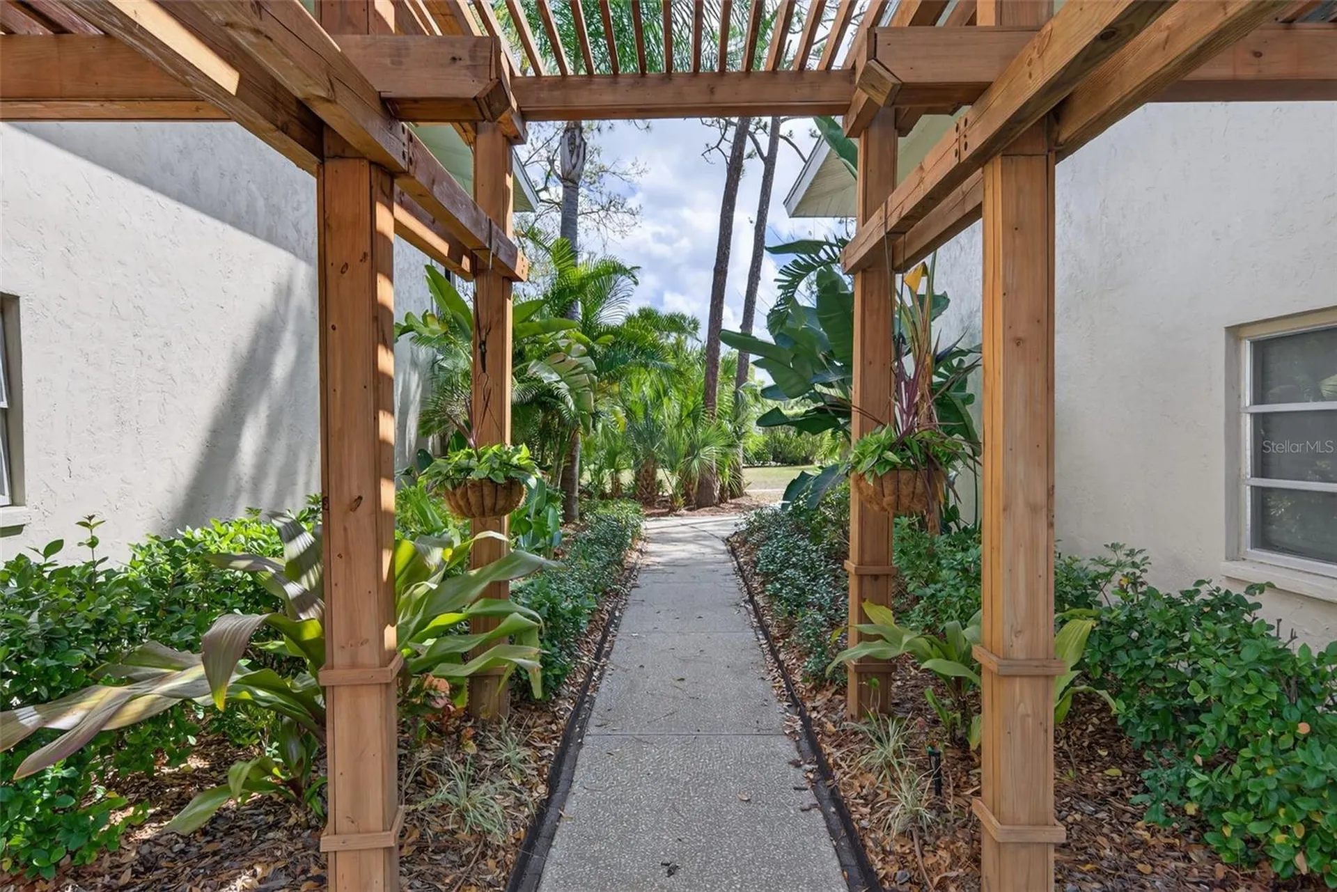 930 La Costa Circle Sarasota FL 34237