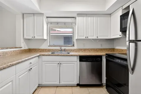 930 La Costa Circle Sarasota FL 34237