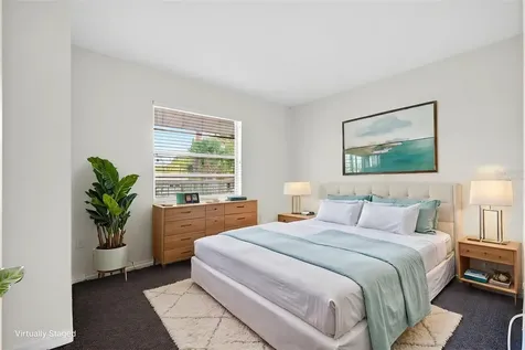 930 La Costa Circle Sarasota FL 34237