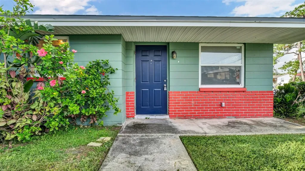 5526 59th Way N St Petersburg FL 33709