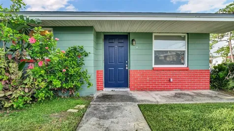 5526 59th Way N St Petersburg FL 33709