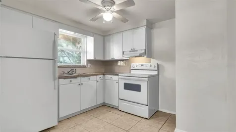 5526 59th Way N St Petersburg FL 33709