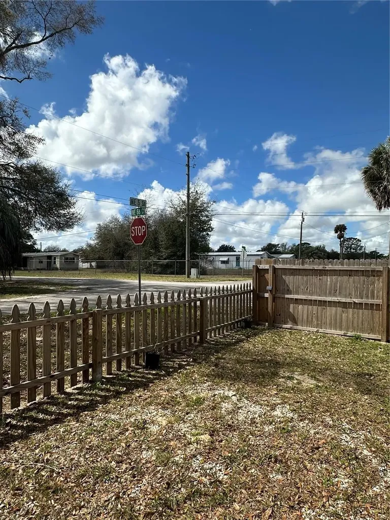 6867 NE 5th Street Ocala FL 34470
