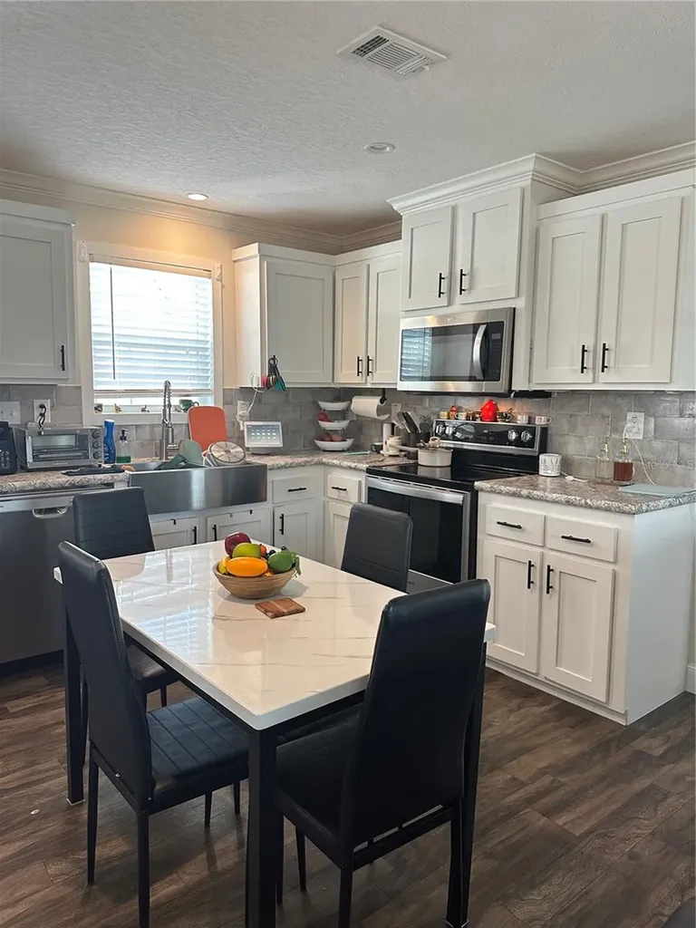 6867 NE 5th Street Ocala FL 34470