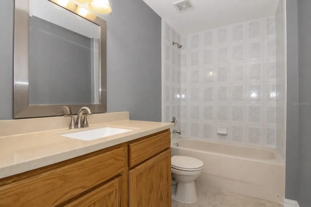 402 Bridgewater Court Kissimmee FL 34758