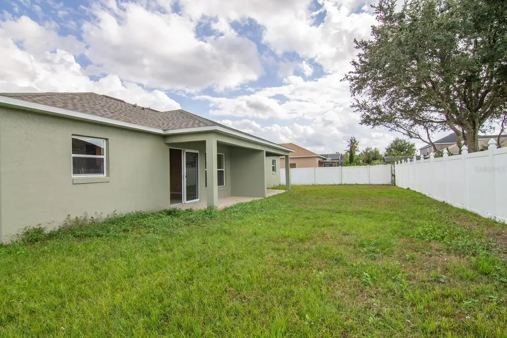 402 Bridgewater Court Kissimmee FL 34758