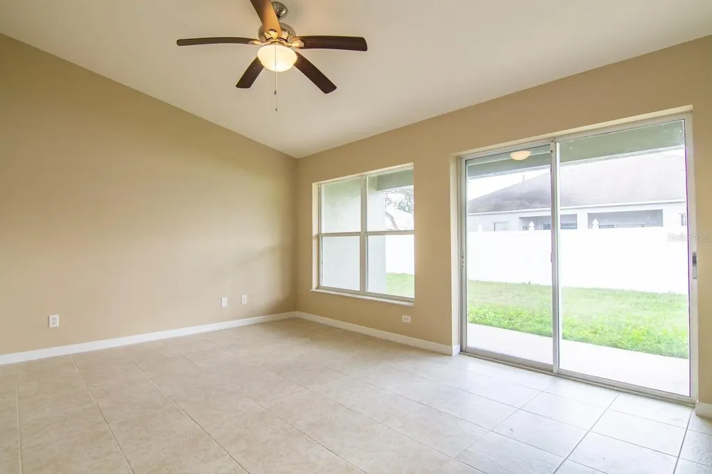 402 Bridgewater Court Kissimmee FL 34758