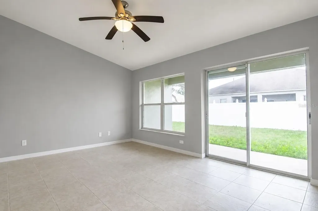 402 Bridgewater Court Kissimmee FL 34758