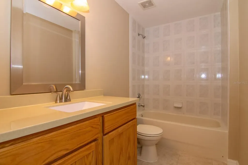 402 Bridgewater Court Kissimmee FL 34758