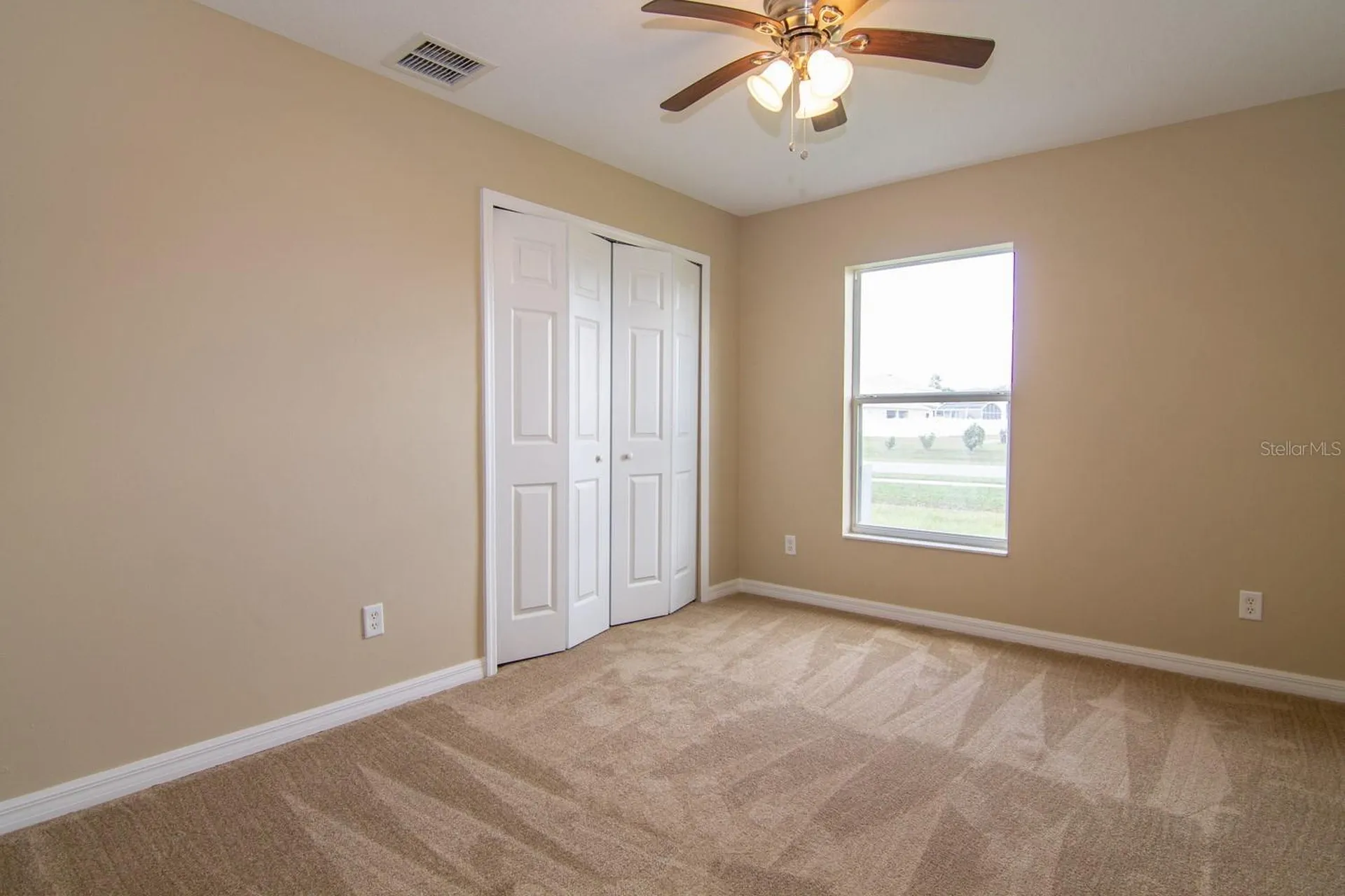 402 Bridgewater Court Kissimmee FL 34758