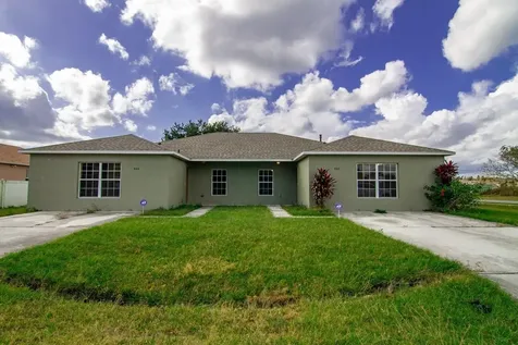 402 Bridgewater Court Kissimmee FL 34758